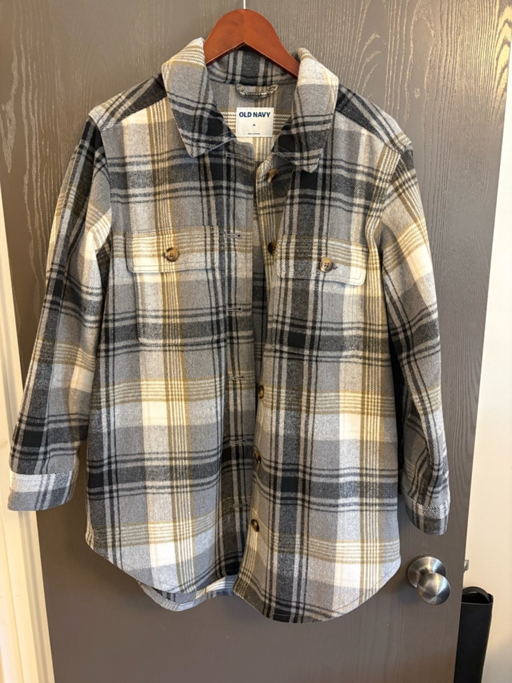 Old Navy Plaid Button-Up Shacket in Gray, Cream and Black
